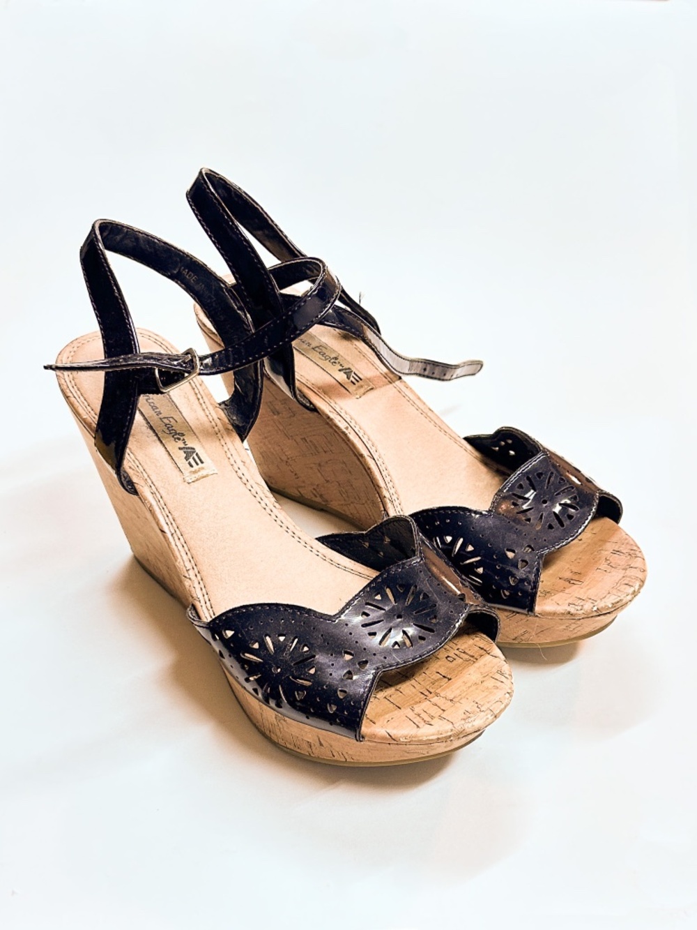 American Eagle Y2K Wedge Sandals Women's 8W Patent Black Laser Cut Cork Heels